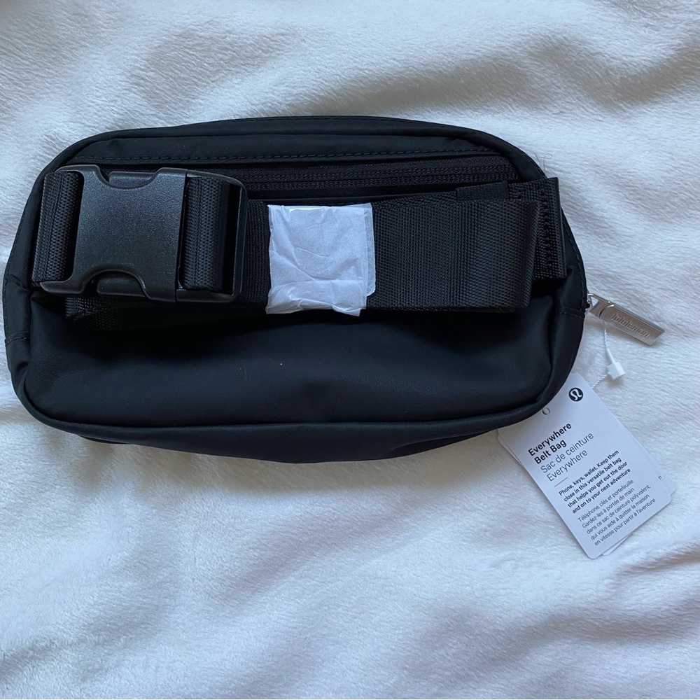 Lululemon Everywhere Belt Bag 1L Black Unisex NWT - Picture 11 of 14